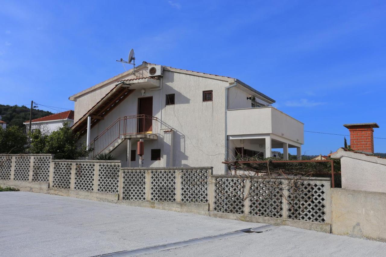Apartments By The Sea Slatine, Ciovo - 16345 外观 照片