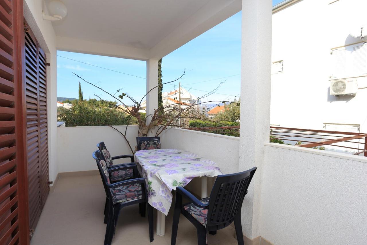 Apartments By The Sea Slatine, Ciovo - 16345 外观 照片