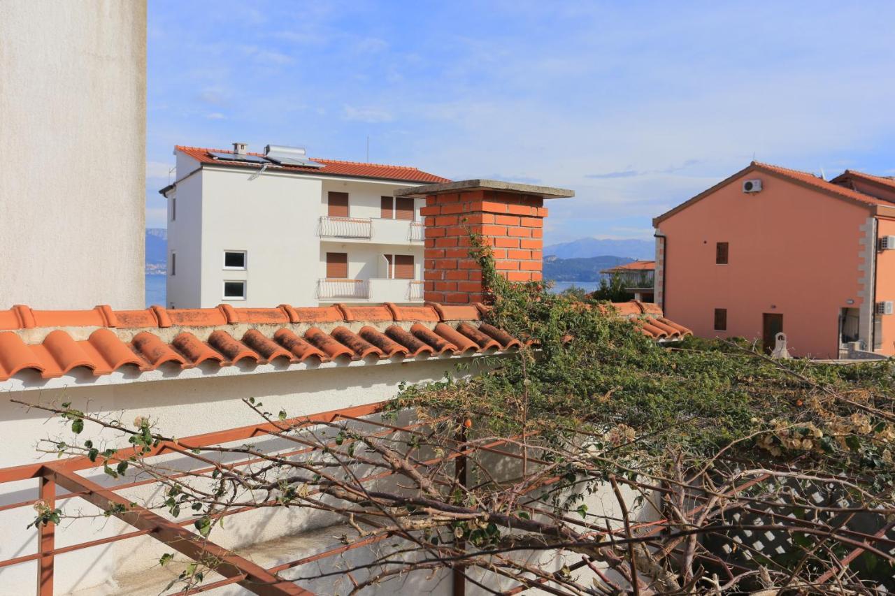 Apartments By The Sea Slatine, Ciovo - 16345 外观 照片